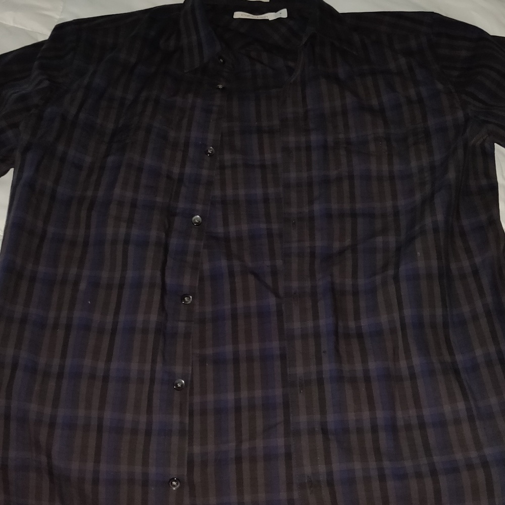 Calvin Klein button down shirt. Short sleeve